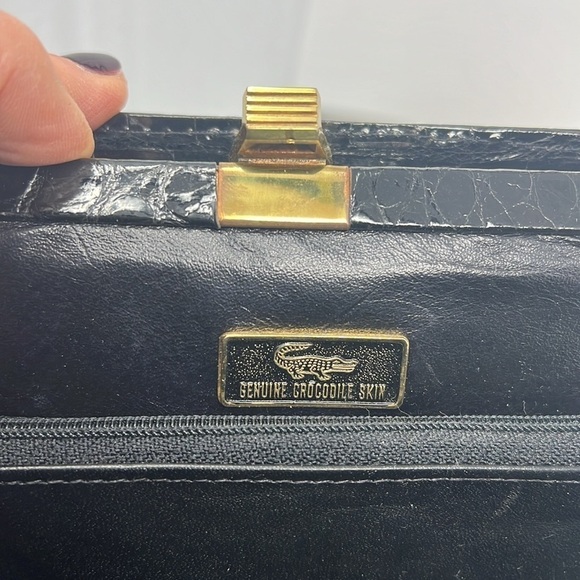 Large Structured Crocodile Shoulder Hand Bag - Picture 16 of 16